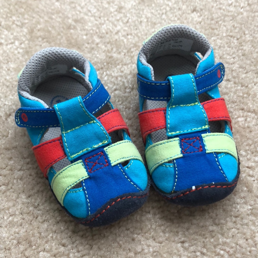 Stride rite crawl shoes